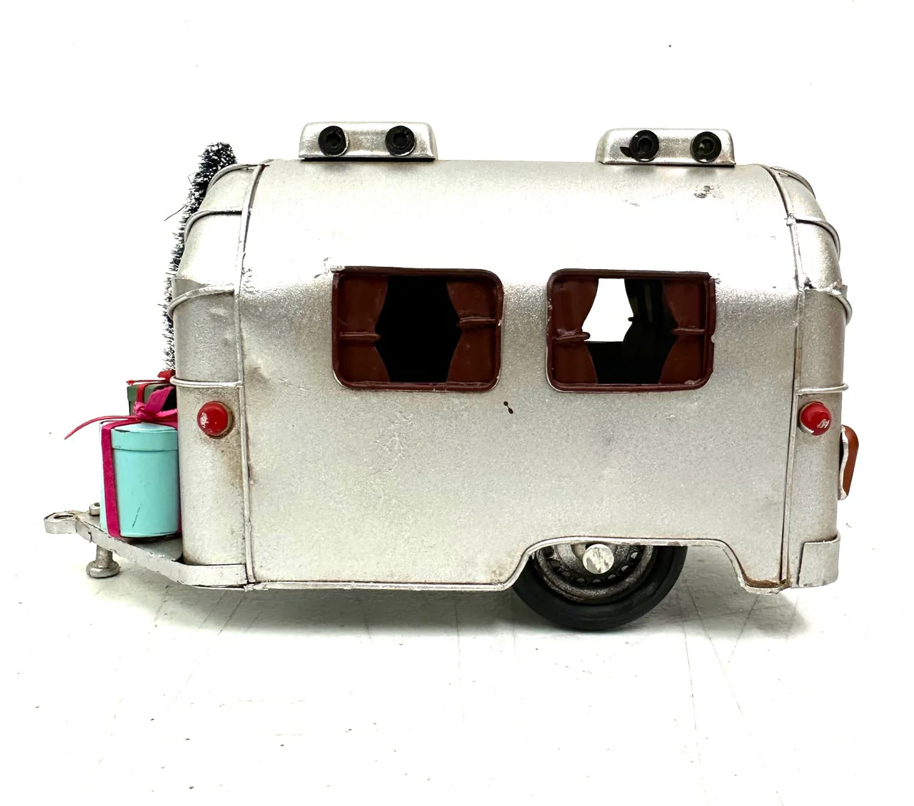 Christmas Silver Caravan Airstream - Image 3
