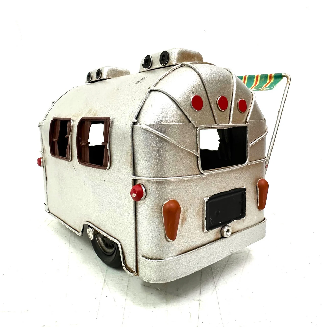 Christmas Silver Caravan Airstream - Image 5